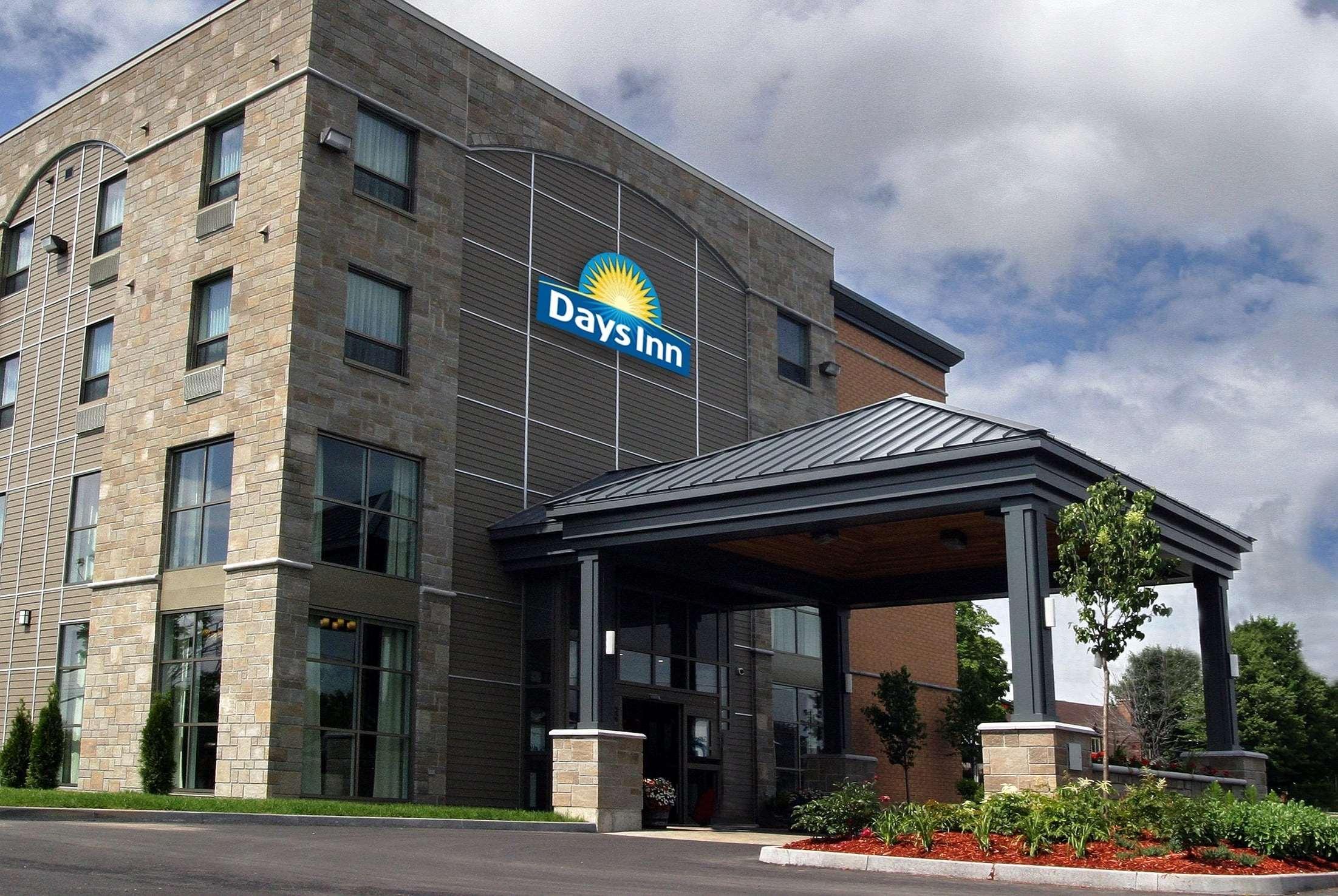 Days Inn By Wyndham Lévis Екстериор снимка