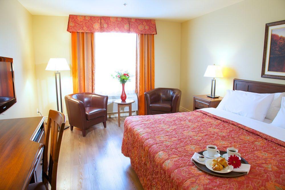 Days Inn By Wyndham Lévis Екстериор снимка